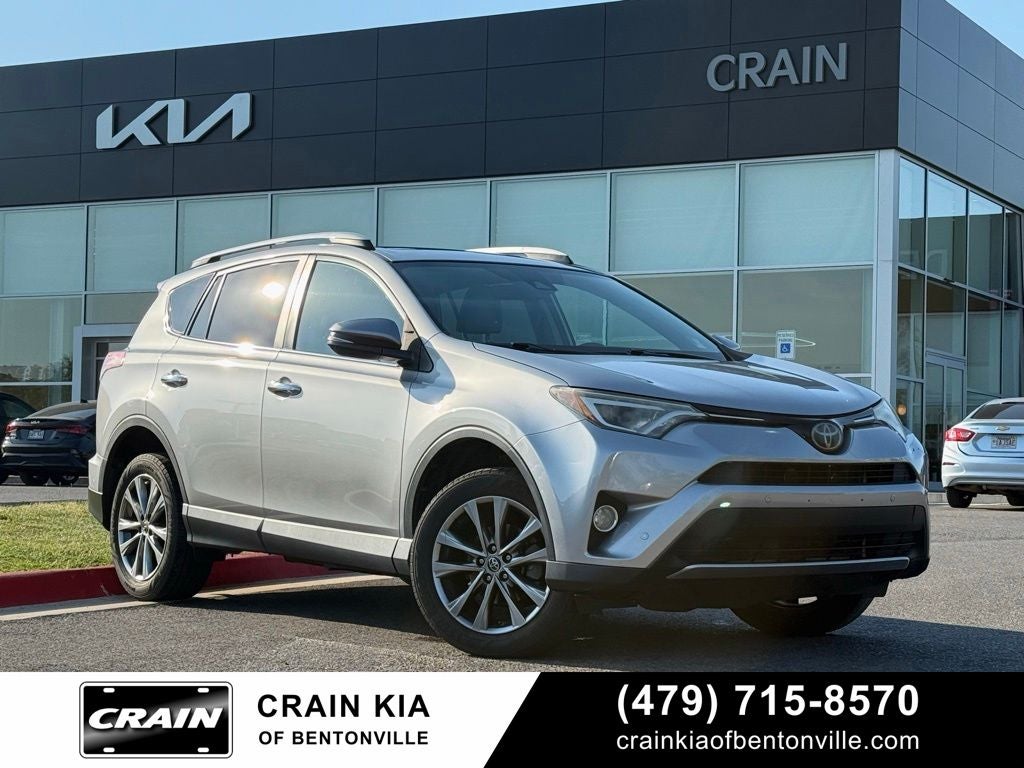 2016 Toyota RAV4 Limited's photo