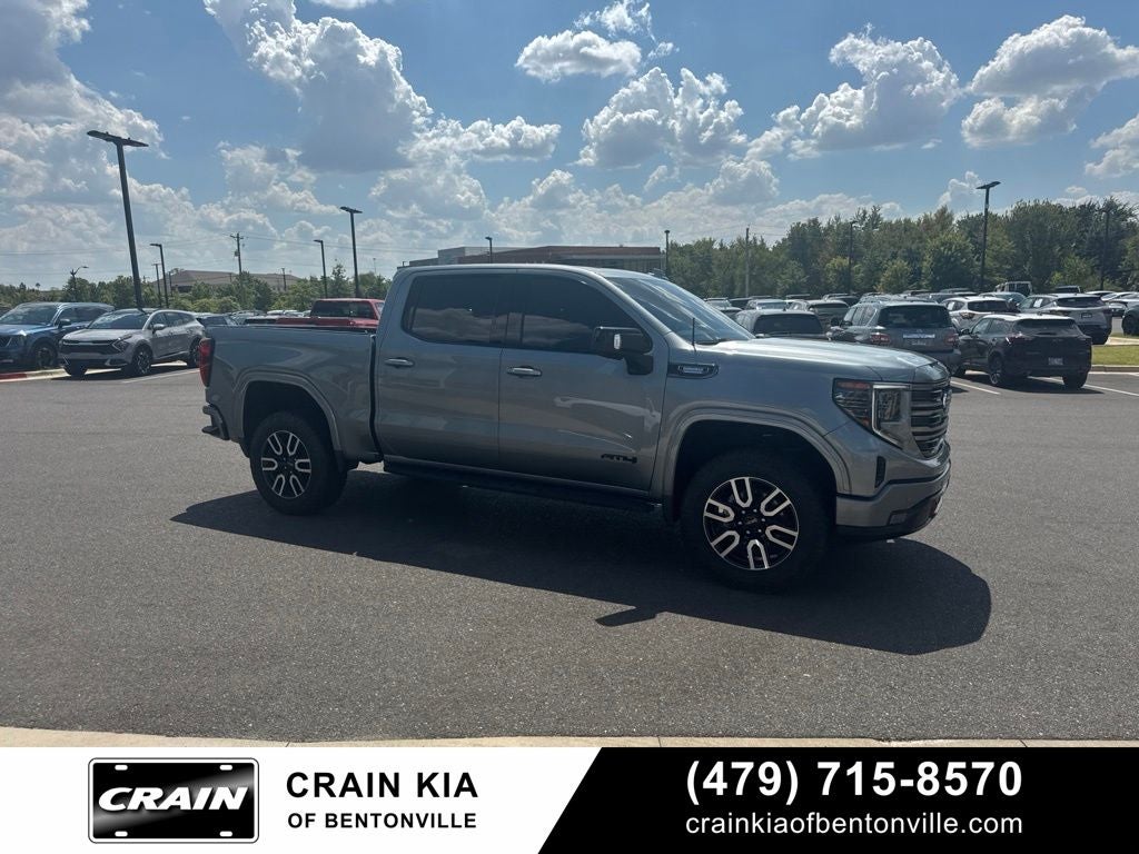 2024 GMC Sierra 1500 AT4 - 4WD / SUNROOF / CLEAN CARFAX