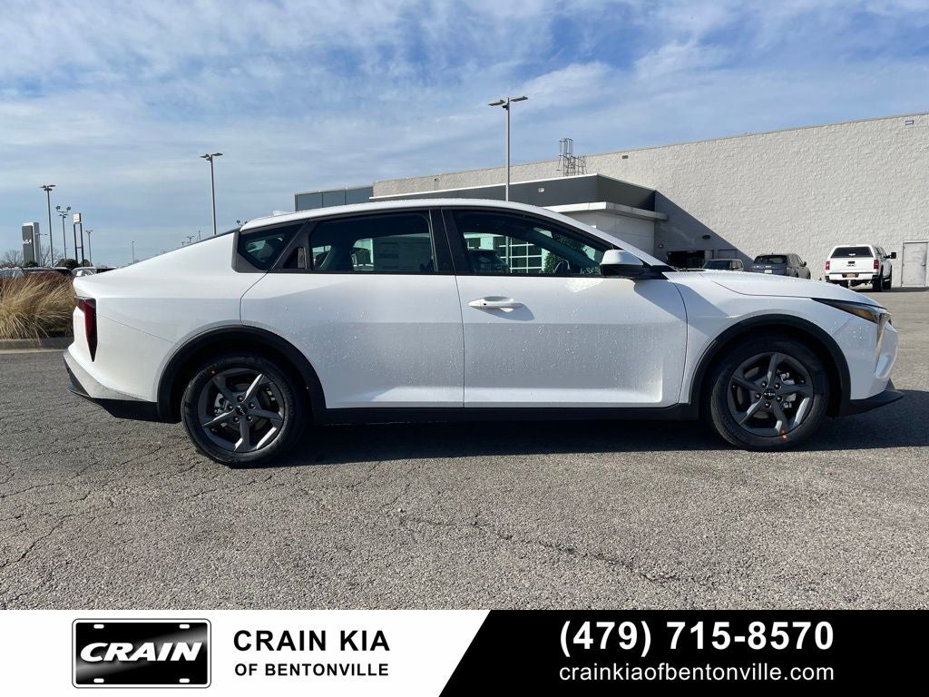 2026 Kia K4 LXS