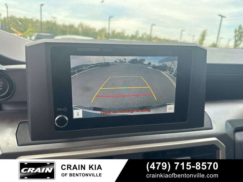 2024 Toyota Tacoma SR5 - 4WD / CLEAN CARFAX
