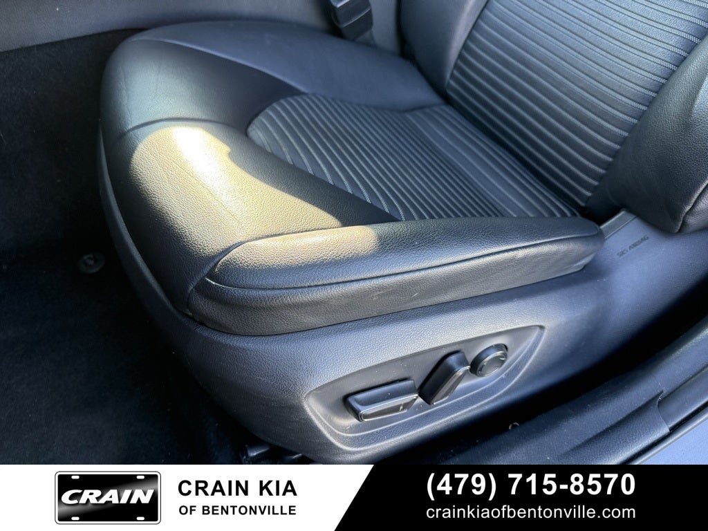 2018 Toyota Camry SE - LEATHER