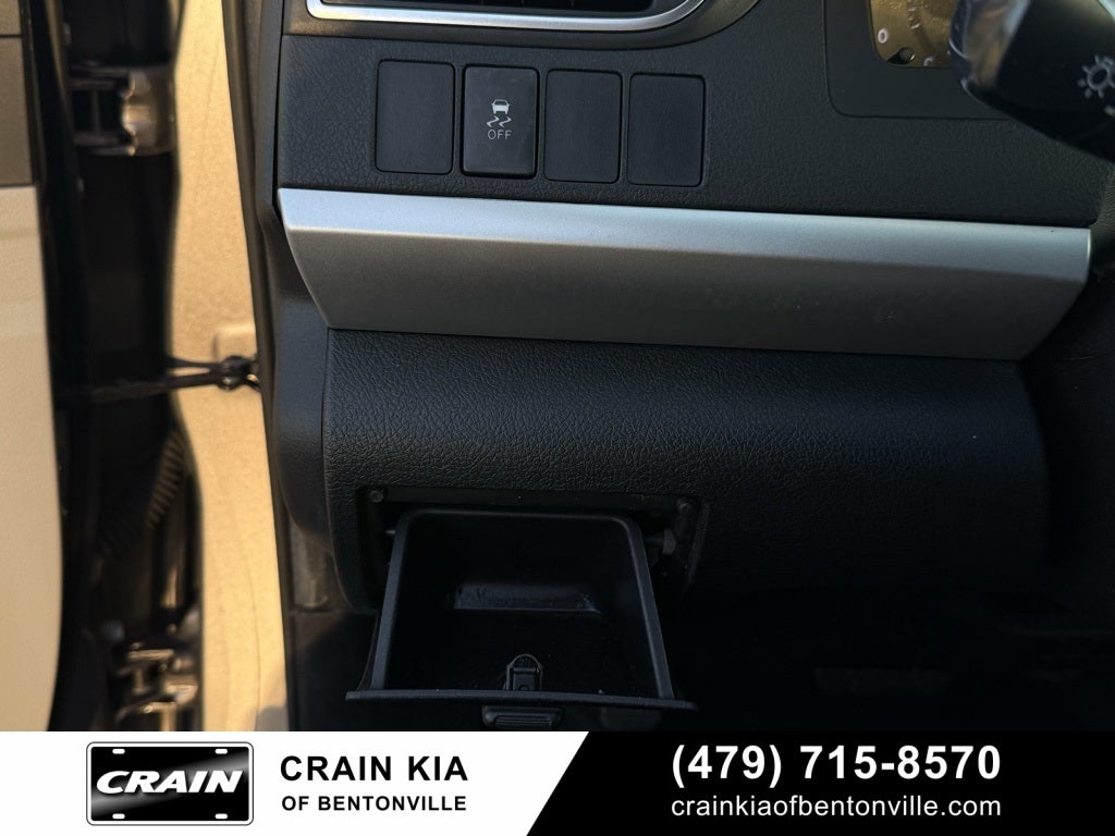 2016 Toyota Camry SE - CLEAN CARFAX HISTORY