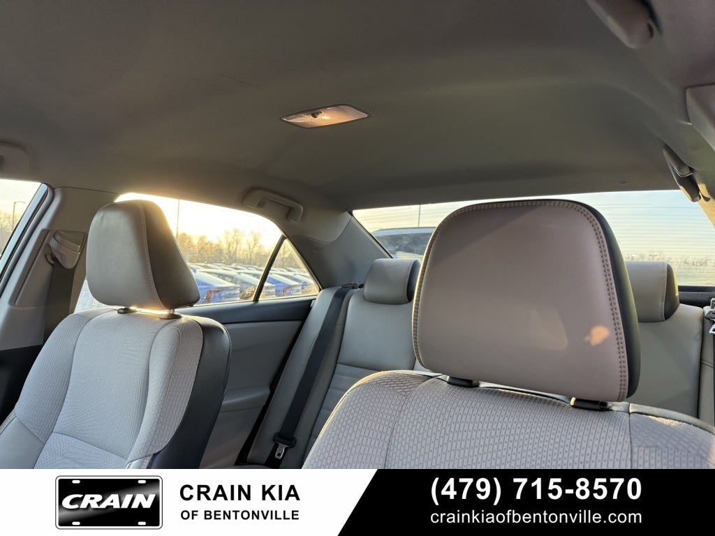 2016 Toyota Camry SE - CLEAN CARFAX HISTORY