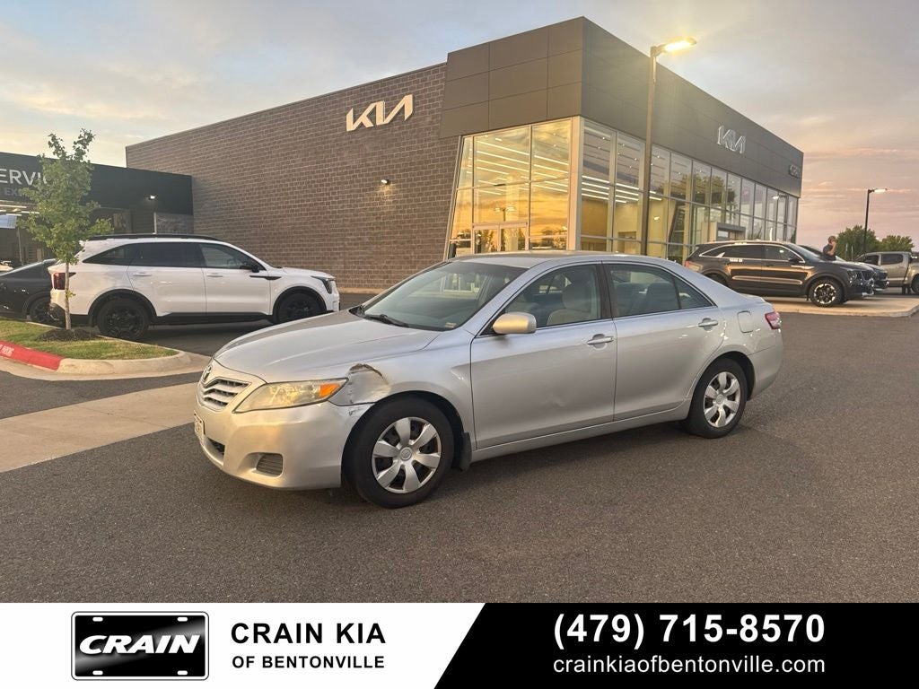 2010 Toyota Camry LE - CLEAN CARFAX
