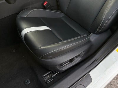 2025 Toyota Camry SE - CLEAN CARFAX / ONE OWNER