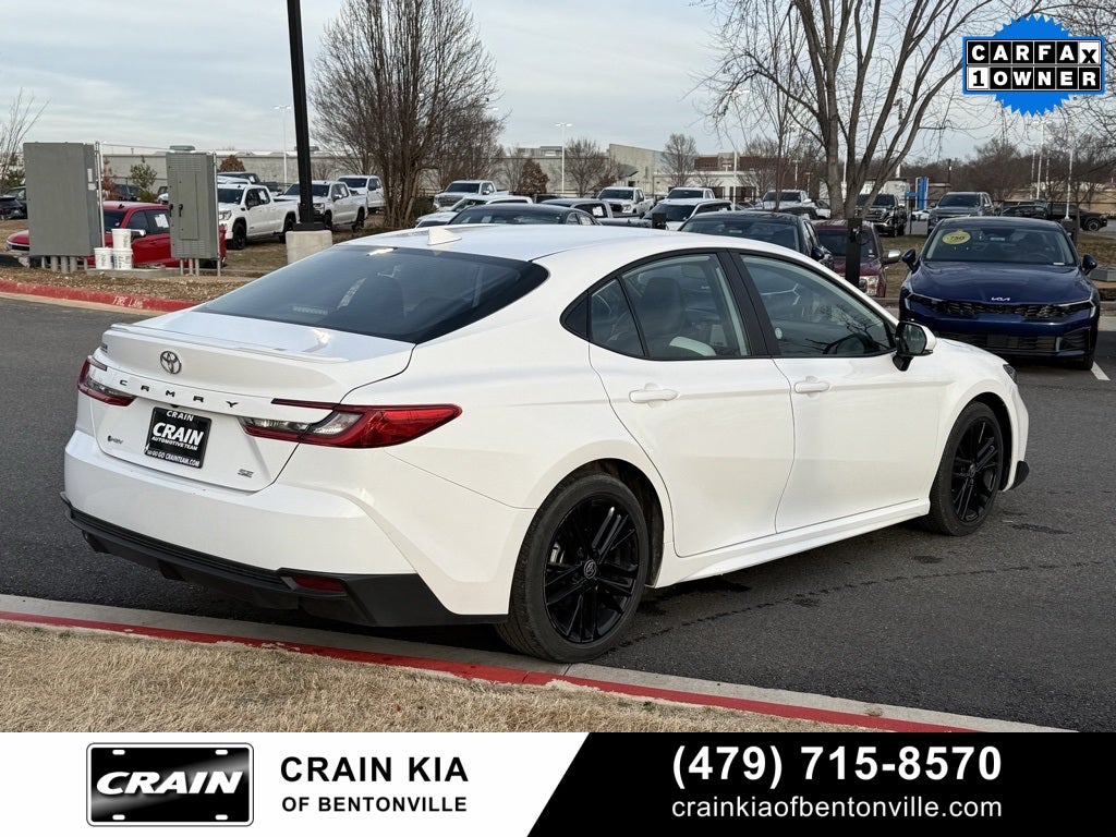 2025 Toyota Camry SE - CLEAN CARFAX / ONE OWNER