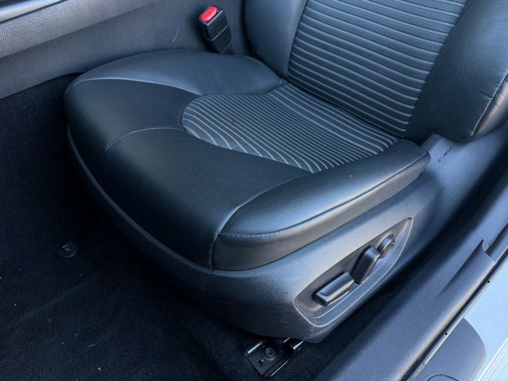 2024 Toyota Camry SE - CLEAN CARFAX / ONE OWNER