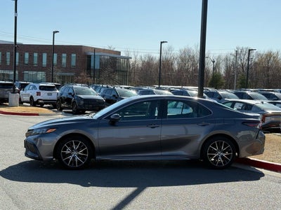 2024 Toyota Camry SE - CLEAN CARFAX / ONE OWNER