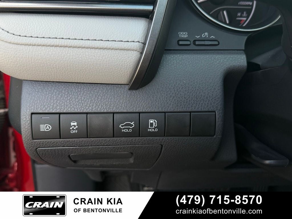 2022 Toyota Camry SE - CLEAN CARFAX / ONE OWNER