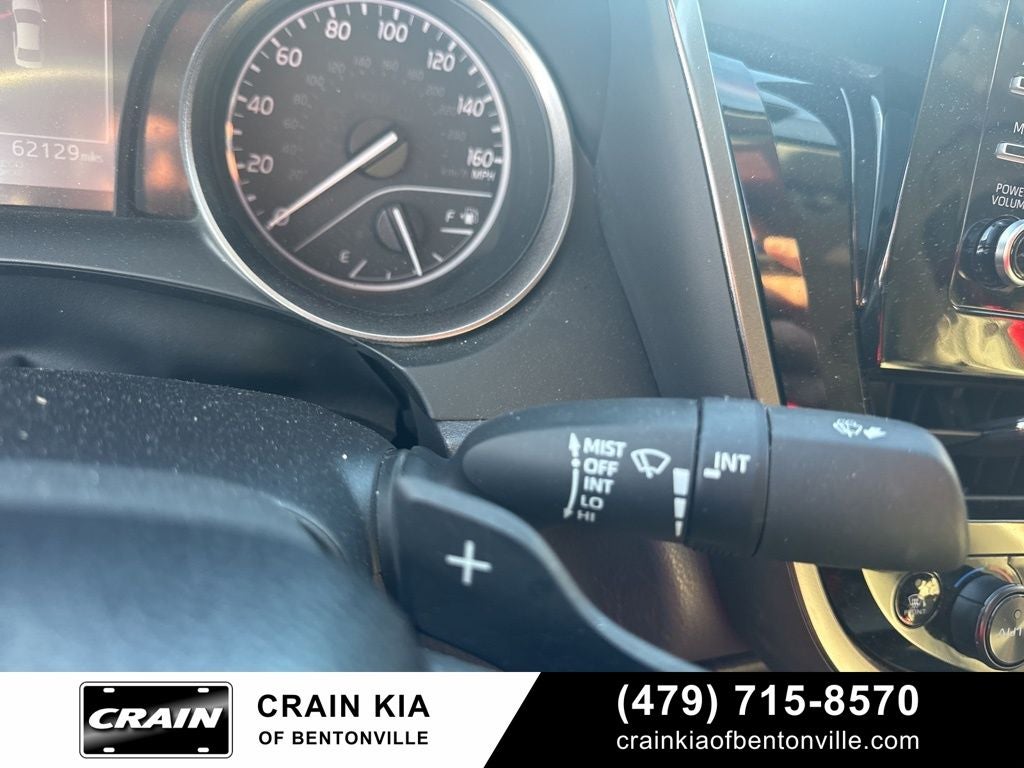 2022 Toyota Camry SE - CLEAN CARFAX / ONE OWNER