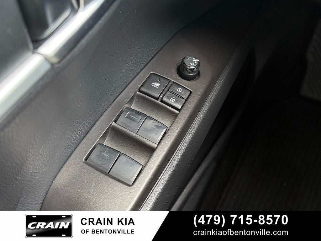 2023 Toyota Camry SE - CLEAN CARFAX / ONE OWNER