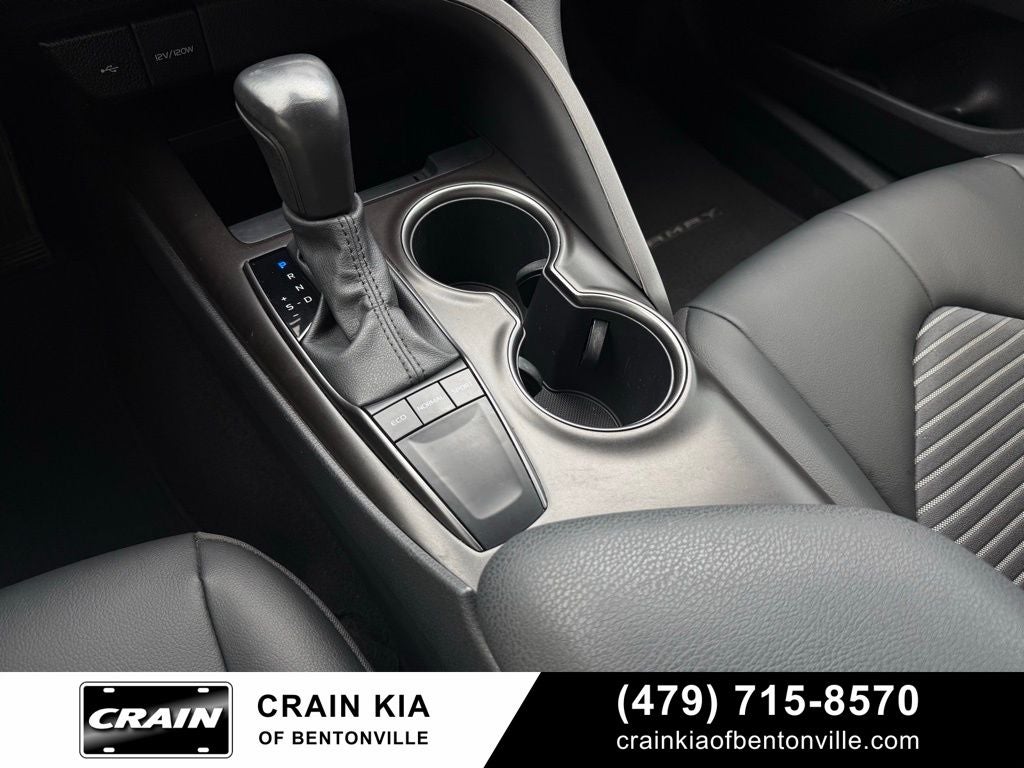 2023 Toyota Camry SE - CLEAN CARFAX / ONE OWNER