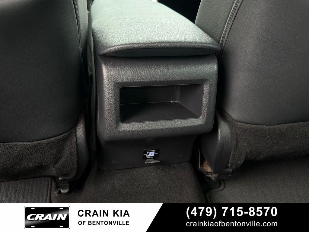 2023 Toyota Camry SE - CLEAN CARFAX / ONE OWNER