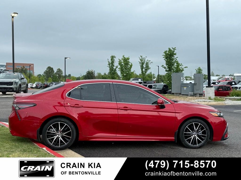 2023 Toyota Camry SE - CLEAN CARFAX / ONE OWNER