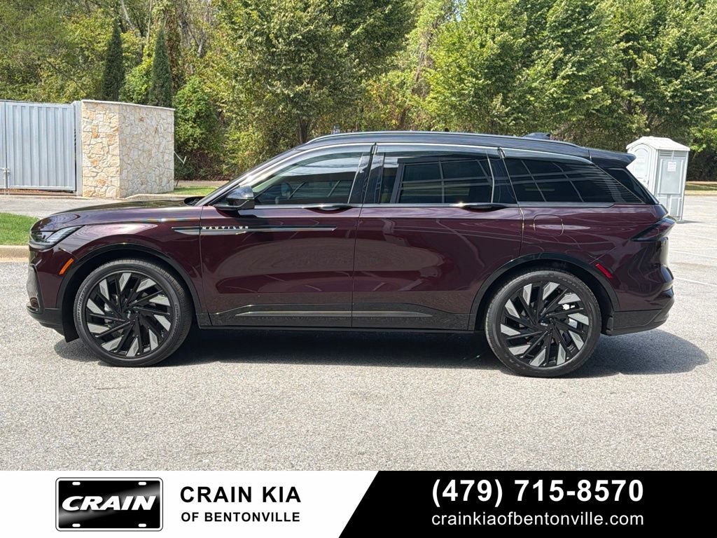 2025 Lincoln Nautilus Reserve - AWD / PANORAMIC SUNROOF / CLEAN CARFAX
