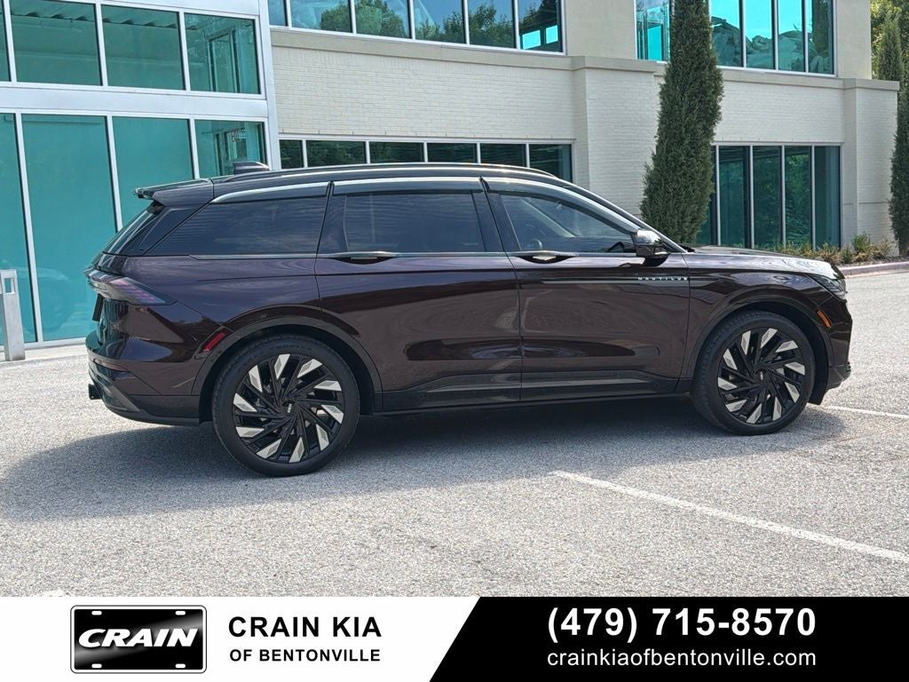 2025 Lincoln Nautilus Reserve - AWD / PANORAMIC SUNROOF / CLEAN CARFAX
