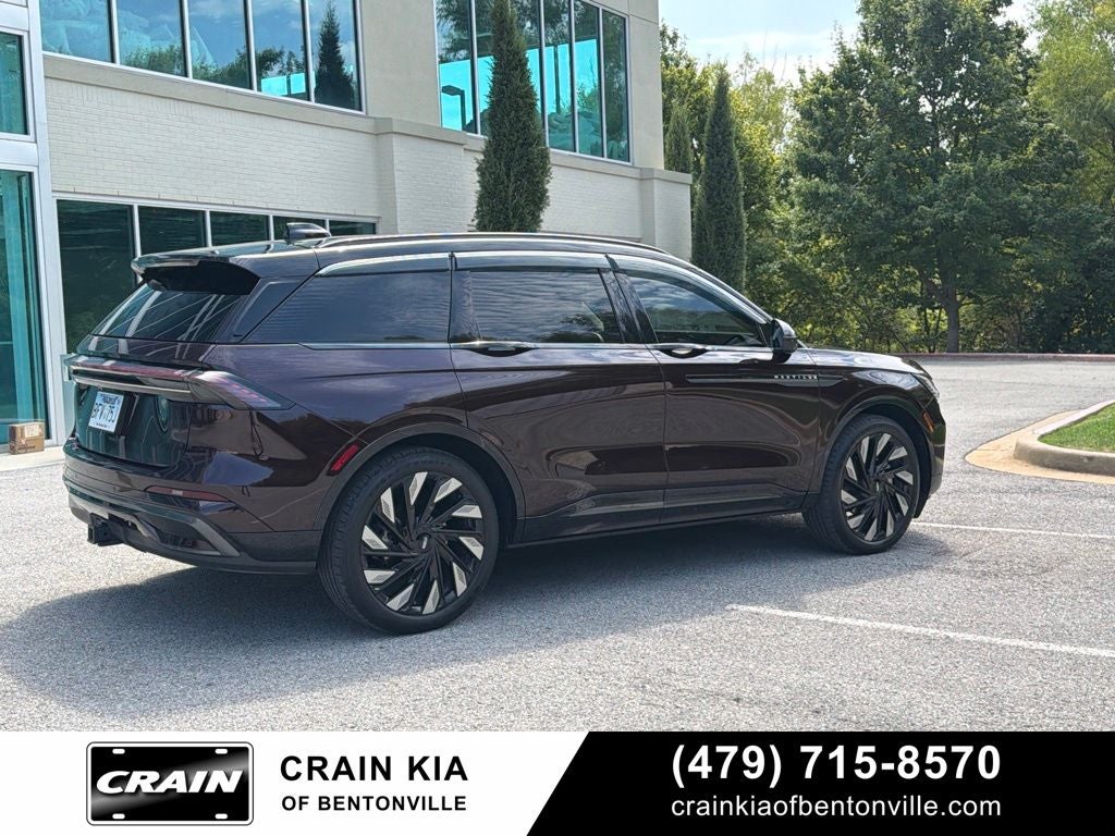 2025 Lincoln Nautilus Reserve - AWD / PANORAMIC SUNROOF / CLEAN CARFAX