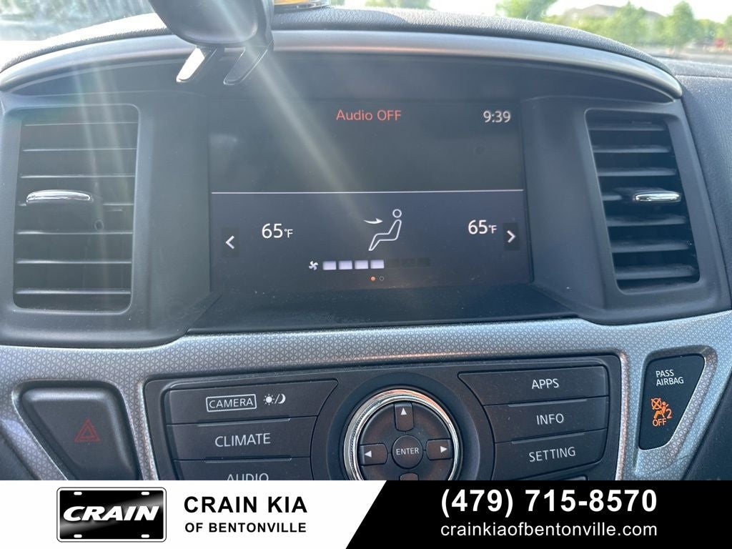 2017 Nissan Pathfinder SL - 4WD / LEATHER / AS-IS DUE TO AGE / MILES