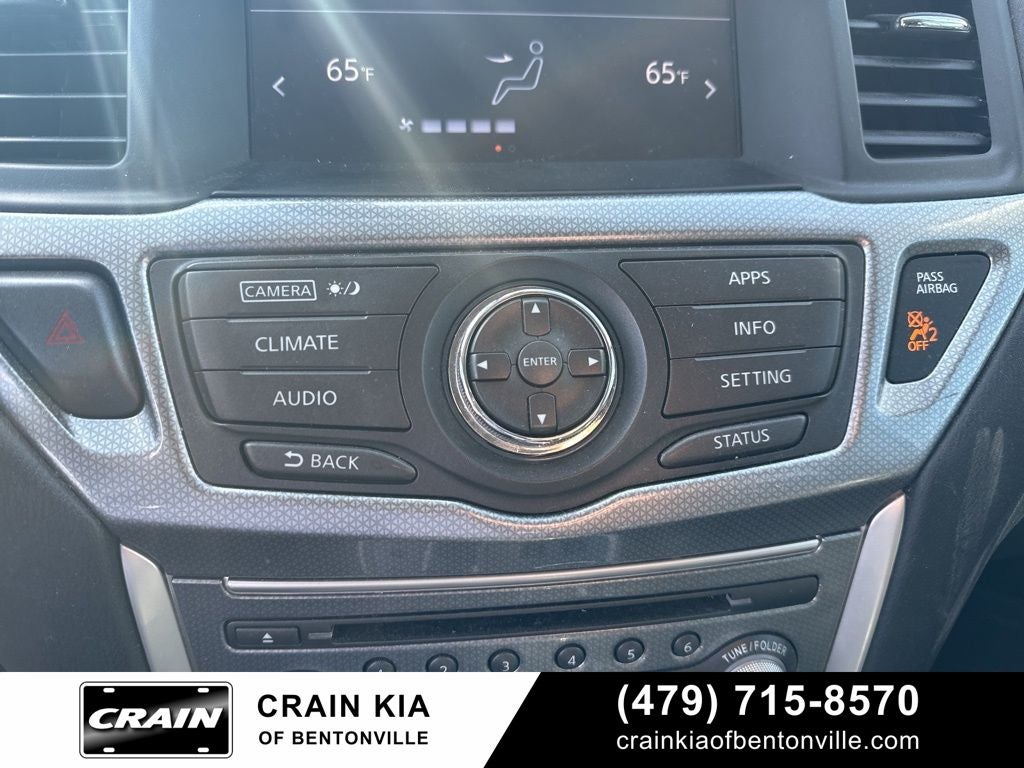 2017 Nissan Pathfinder SL - 4WD / LEATHER / AS-IS DUE TO AGE / MILES