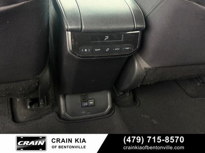 2022 Toyota Highlander LE - AWD