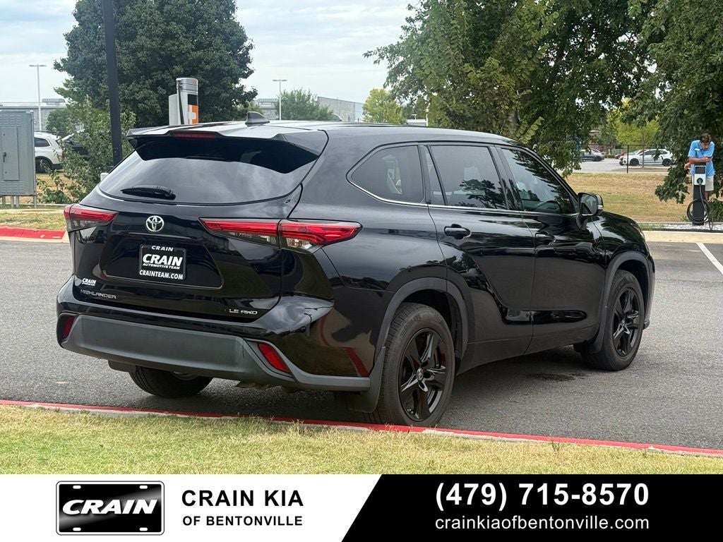 2022 Toyota Highlander LE - AWD