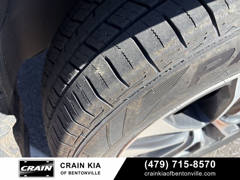 2022 Toyota Highlander XLE - AWD / SUNROOF / CLEAN CARFAX