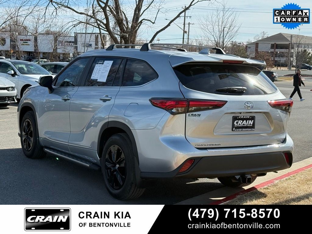 2023 Toyota Highlander XLE - SUNROOF / CARFAX ONE OWNER