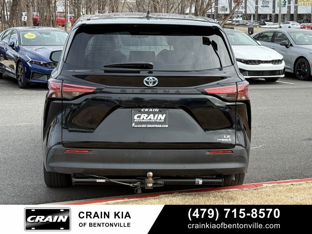 2022 Toyota Sienna LE 8 Passenger - CLEAN CARFAX