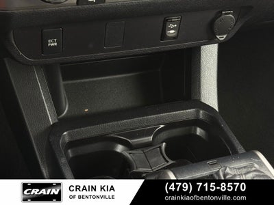 2017 Toyota Tacoma SR5 V6 - 4WD / CARFAX ONE OWNER