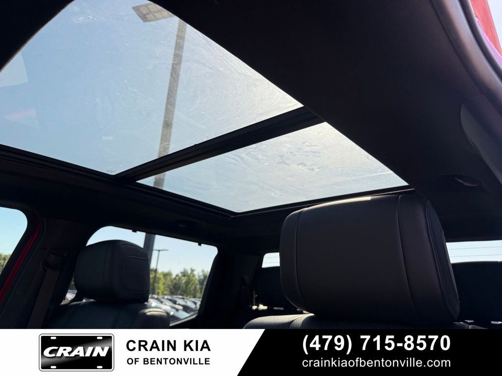 2024 Toyota Tundra Hybrid Platinum - 4WD / PANORAMIC SUNROOF / CARFAX ONE OWNER