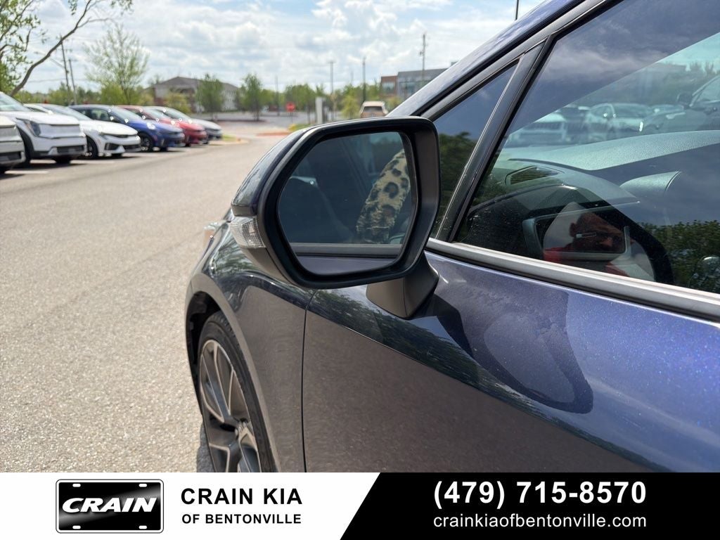 2020 Toyota Corolla SE - CLEAN CARFAX HISTORY