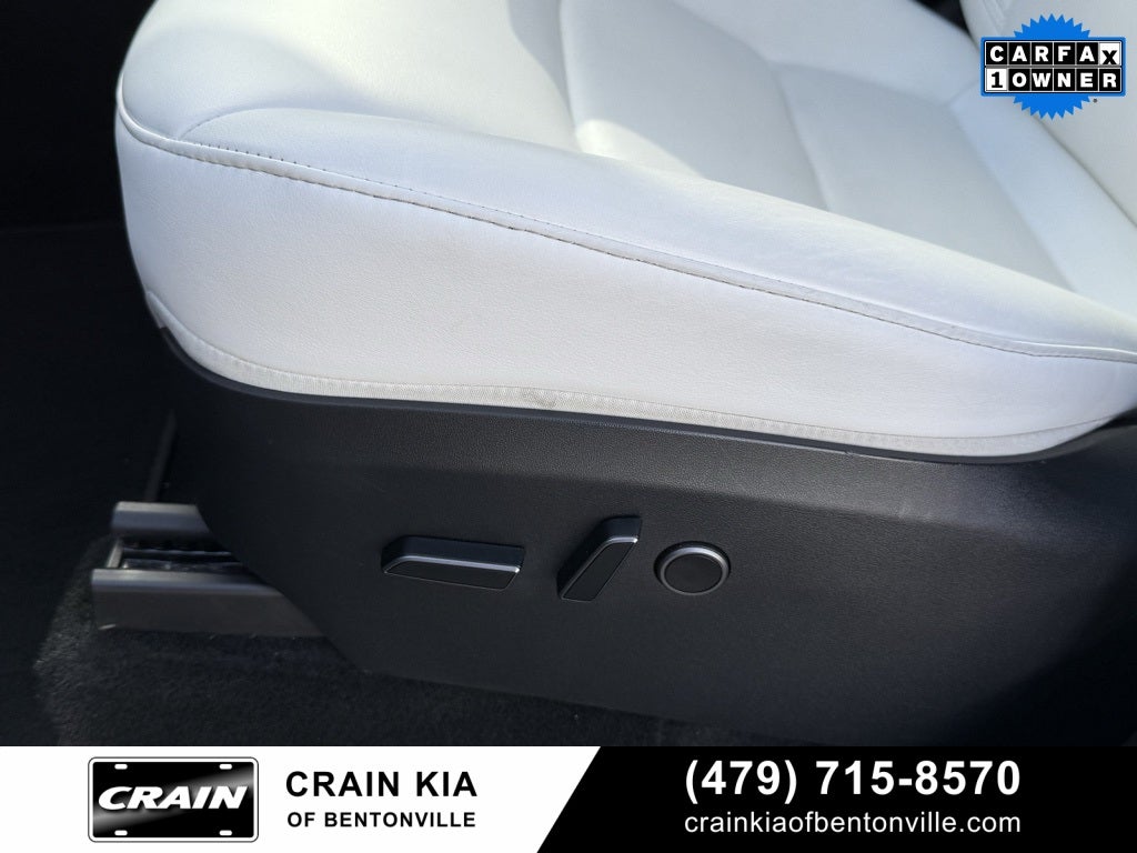 2023 Tesla Model Y Long Range - AWD / 3RD ROW / CLEAN CARFAX / 1 OWNER