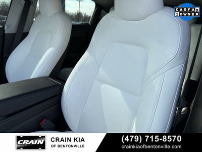 2023 Tesla Model Y Long Range - AWD / 3RD ROW / CLEAN CARFAX / 1 OWNER