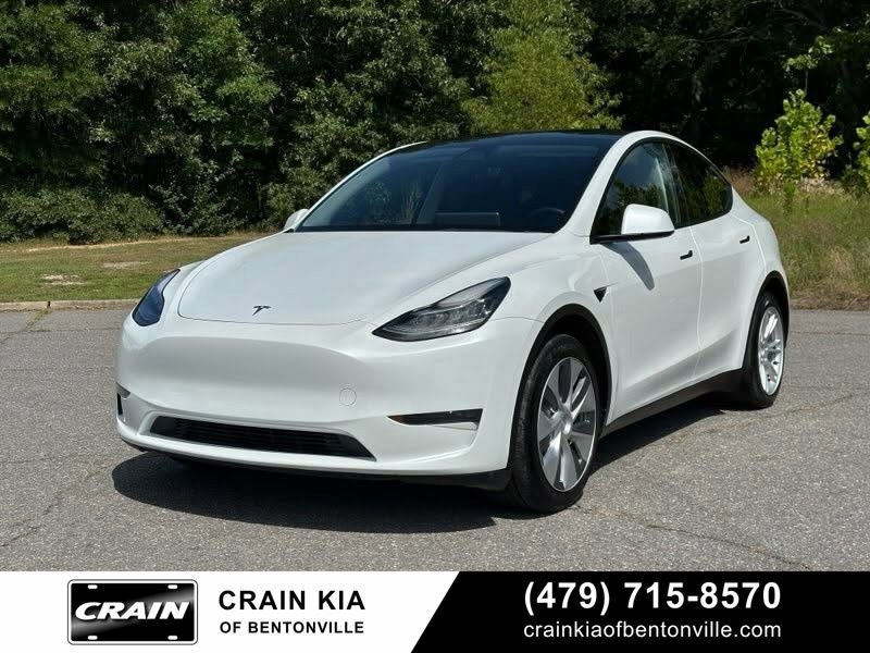 2023 Tesla Model Y Long Range Dual Motor All-Wheel Drive's photo