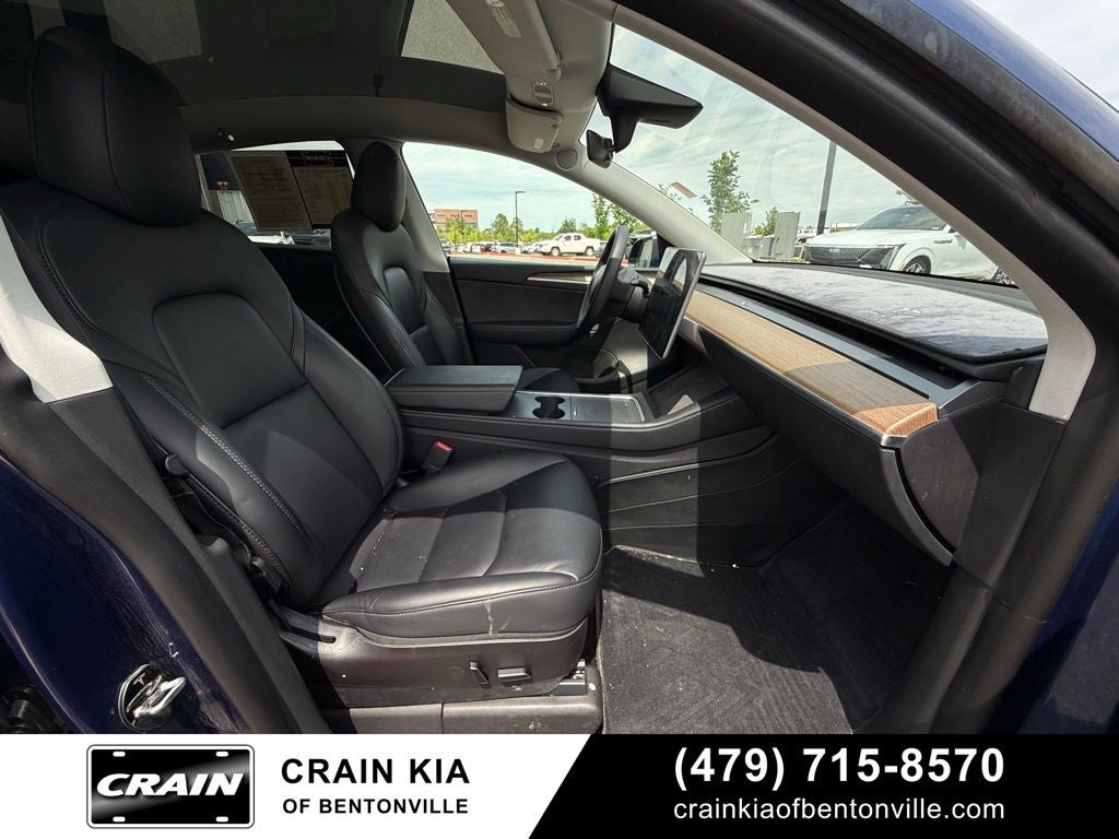 2022 Tesla Model Y Long Range - AWD / CLEAN CARFAX