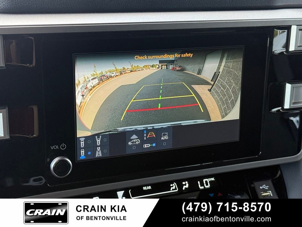 2025 Toyota Sequoia SR5 - 4WD / SUNROOF / CLEAN CARFAX / ONE OWNER