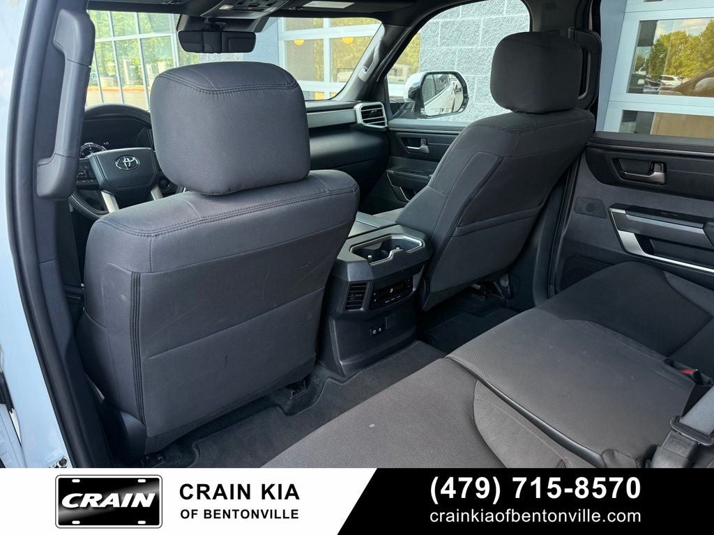 2025 Toyota Sequoia SR5 - 4WD / SUNROOF / CLEAN CARFAX / ONE OWNER