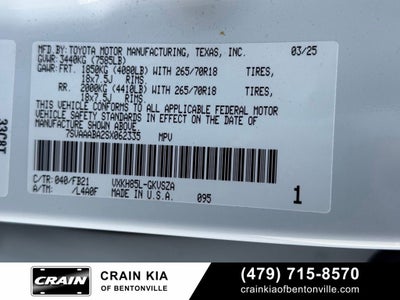 2025 Toyota Sequoia SR5 - 4WD / SUNROOF / CLEAN CARFAX / ONE OWNER