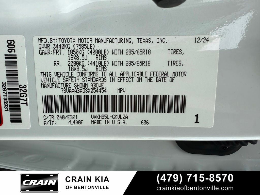 2025 Toyota Sequoia TRD Pro - 4WD / PANORAMIC SUNROOF / ONE OWNER
