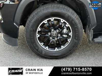 2025 Toyota Sequoia SR5 - 4WD / SUNROOF / CARFAX ONE OWNER