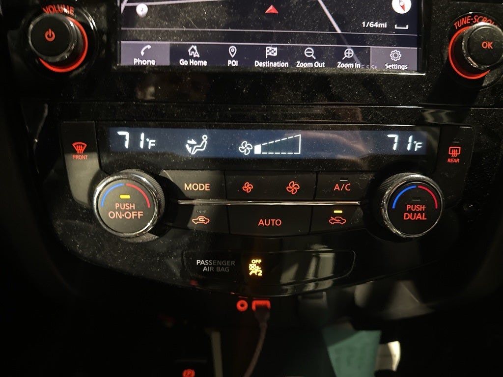 2020 Nissan Rogue SV - AWD / CARFAX ONE OWNER