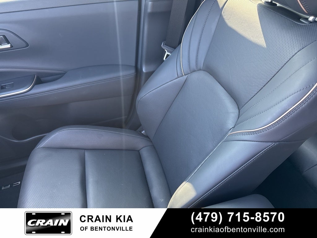 2023 Toyota Crown Limited - AWD / PANORAMIC SUNROOF