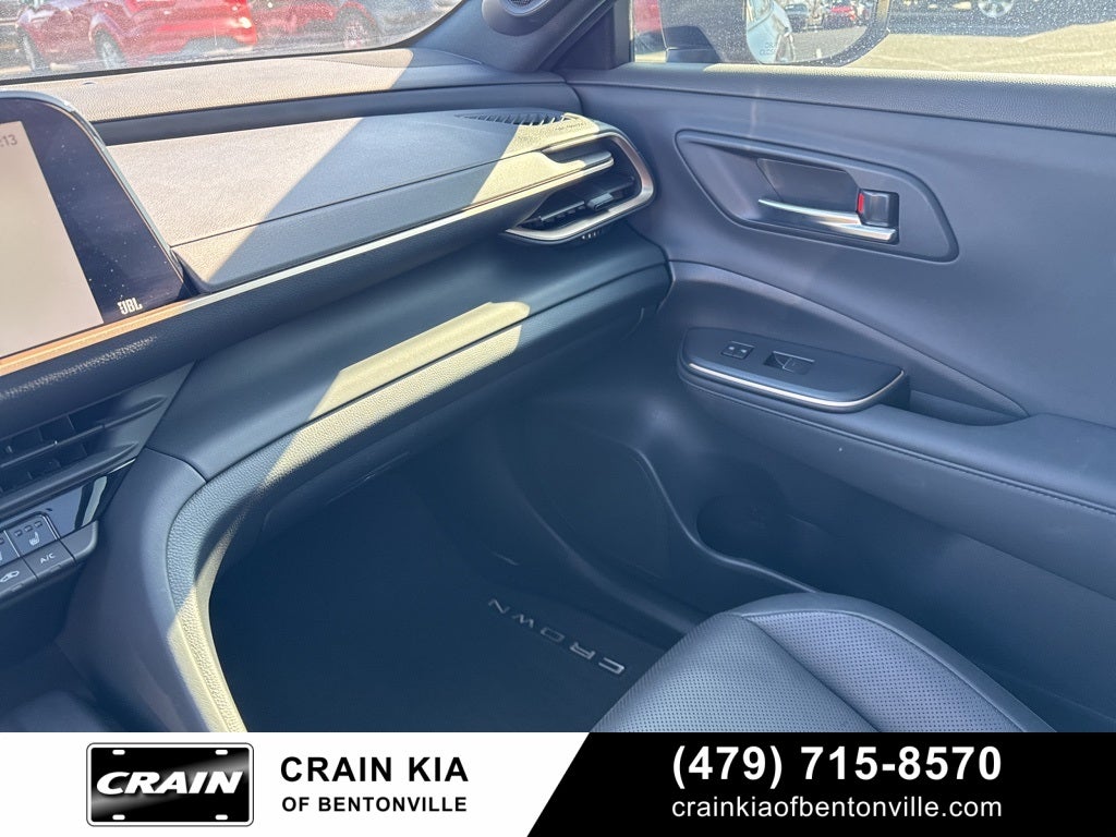 2023 Toyota Crown Limited - AWD / PANORAMIC SUNROOF