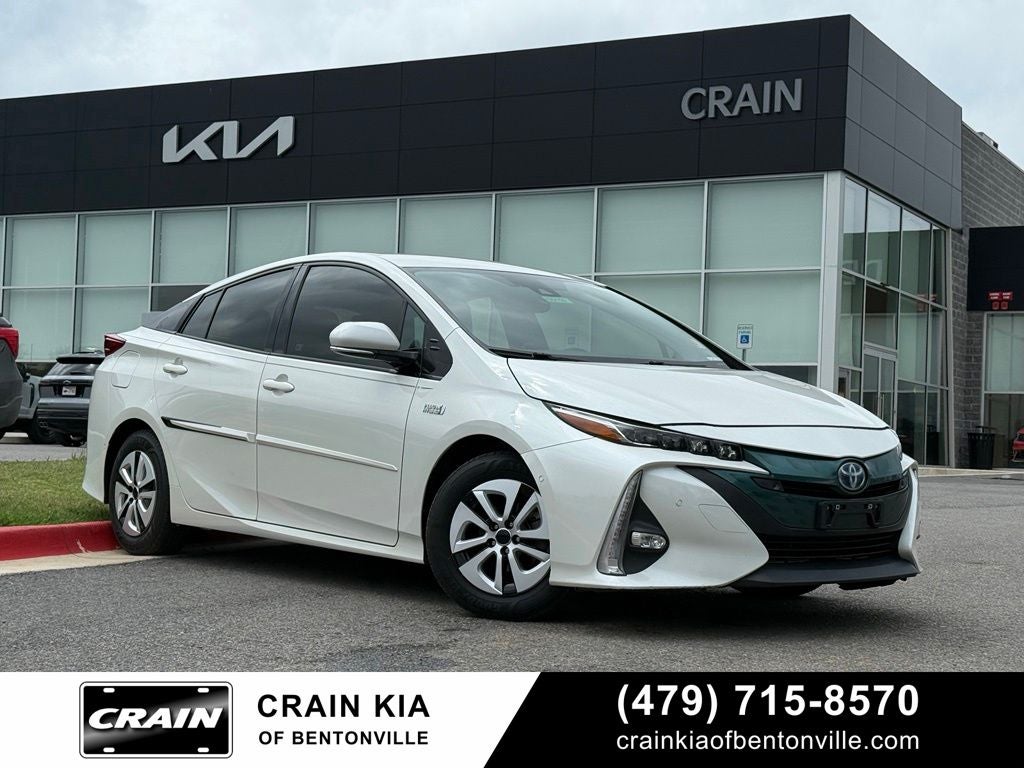 2017 Toyota Prius Prime Advanced's photo