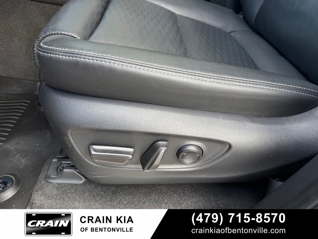 2024 Toyota Land Cruiser Base - 4WD / SUNROOF / ONE OWNER