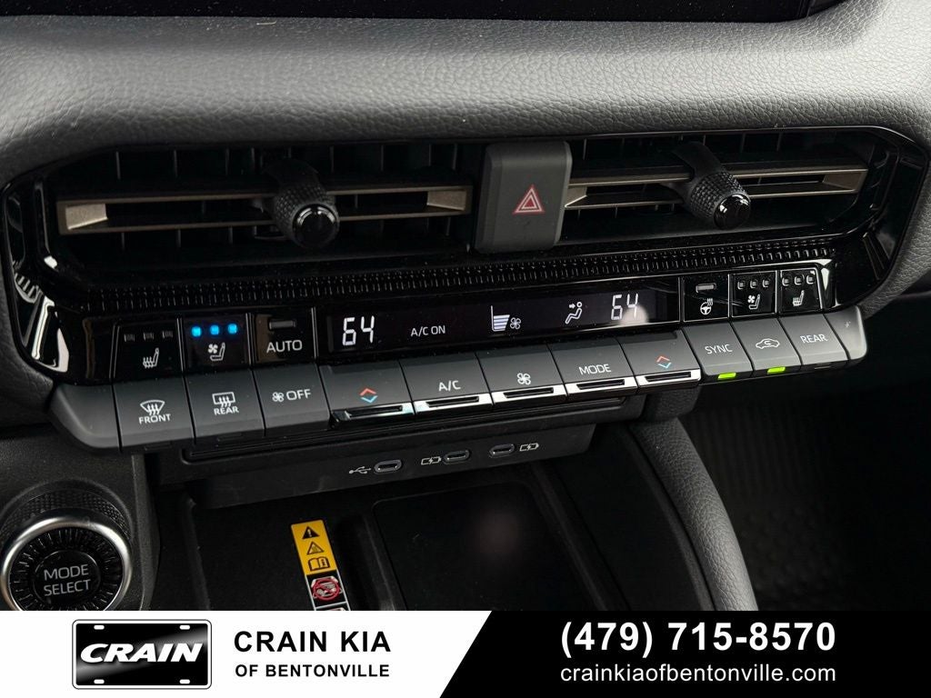2026 Toyota Land Cruiser Base - 4WD / SUNROOF / CLEAN CARFAX / ONE OWNER