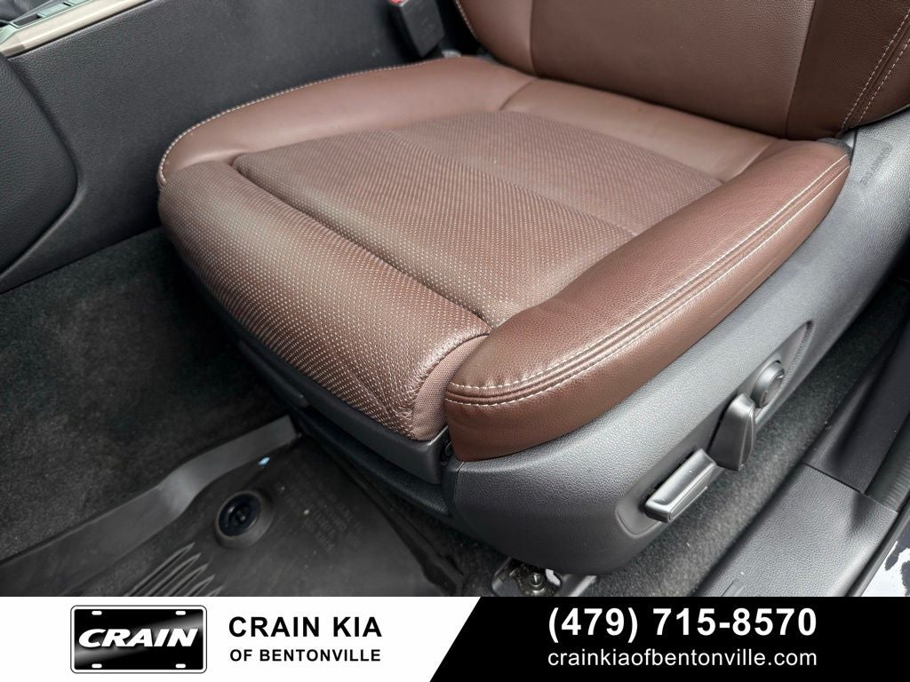 2026 Toyota Land Cruiser Base - 4WD / SUNROOF / CLEAN CARFAX / ONE OWNER