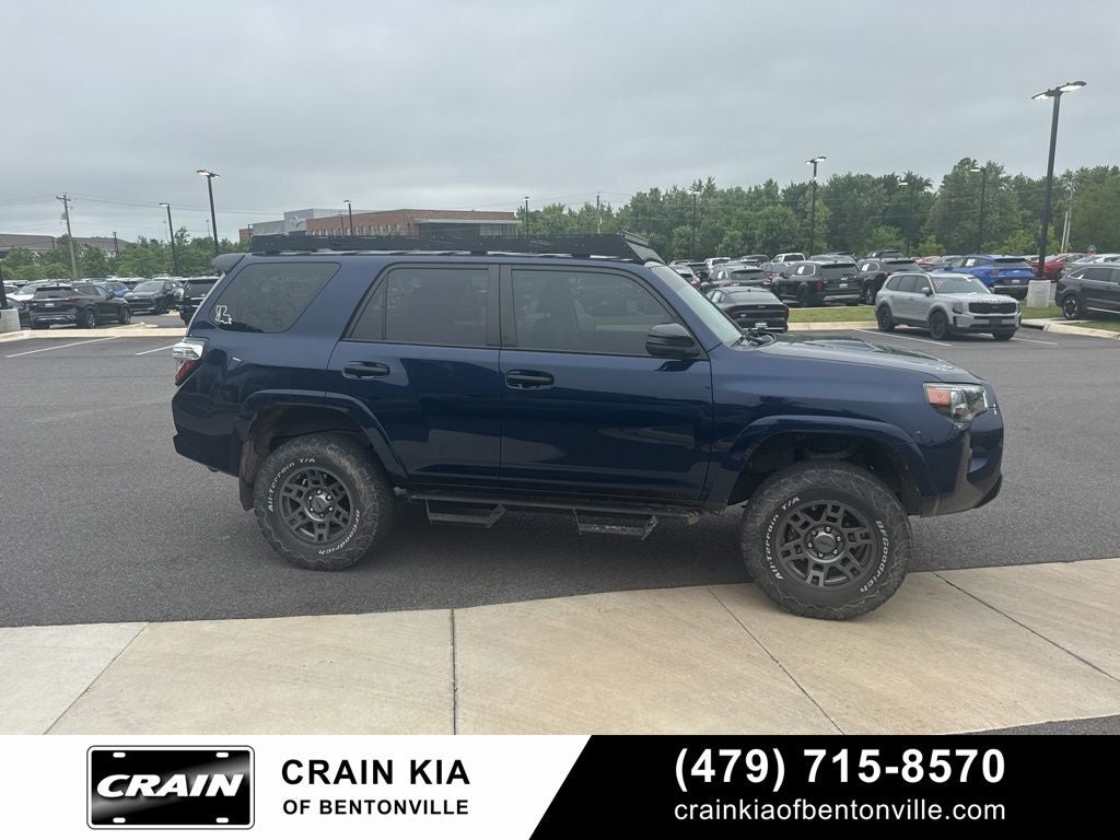 2020 Toyota 4Runner Venture - 4WD / LIFTED! / CLEAN CARFAX / ONE OWNER