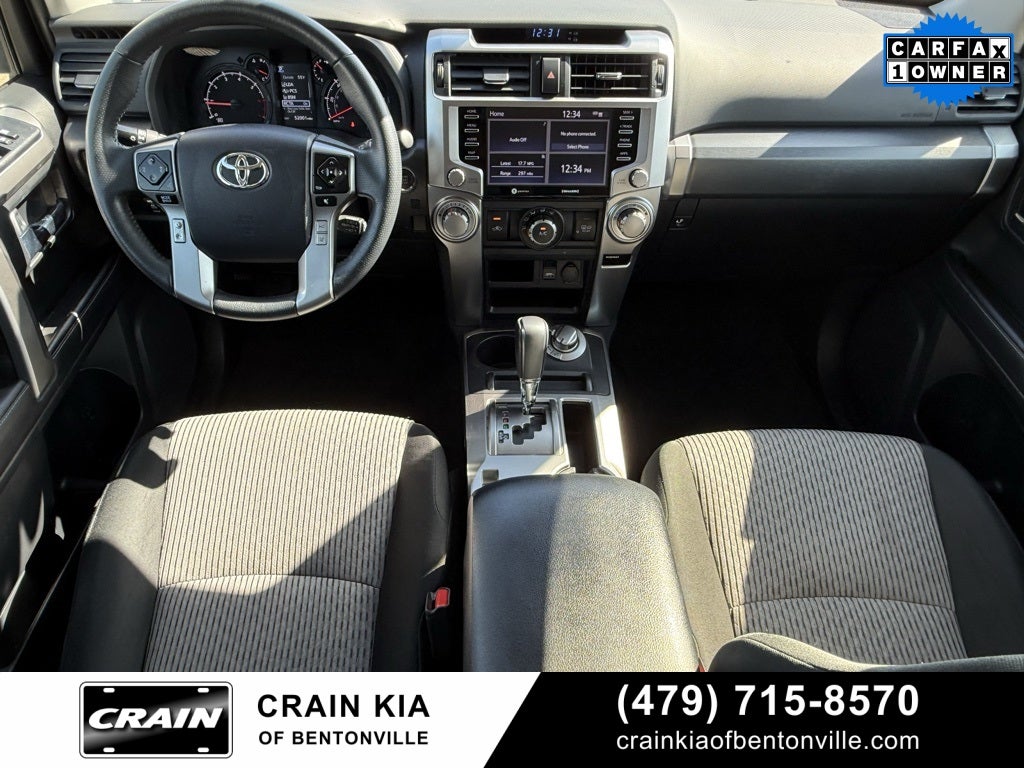 2024 Toyota 4Runner SR5 - 4WD / CLEAN CARFAX / ONE OWNER