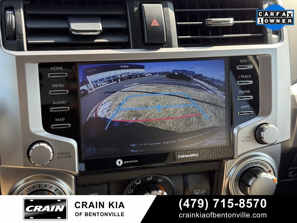 2024 Toyota 4Runner SR5 - 4WD / CLEAN CARFAX / ONE OWNER